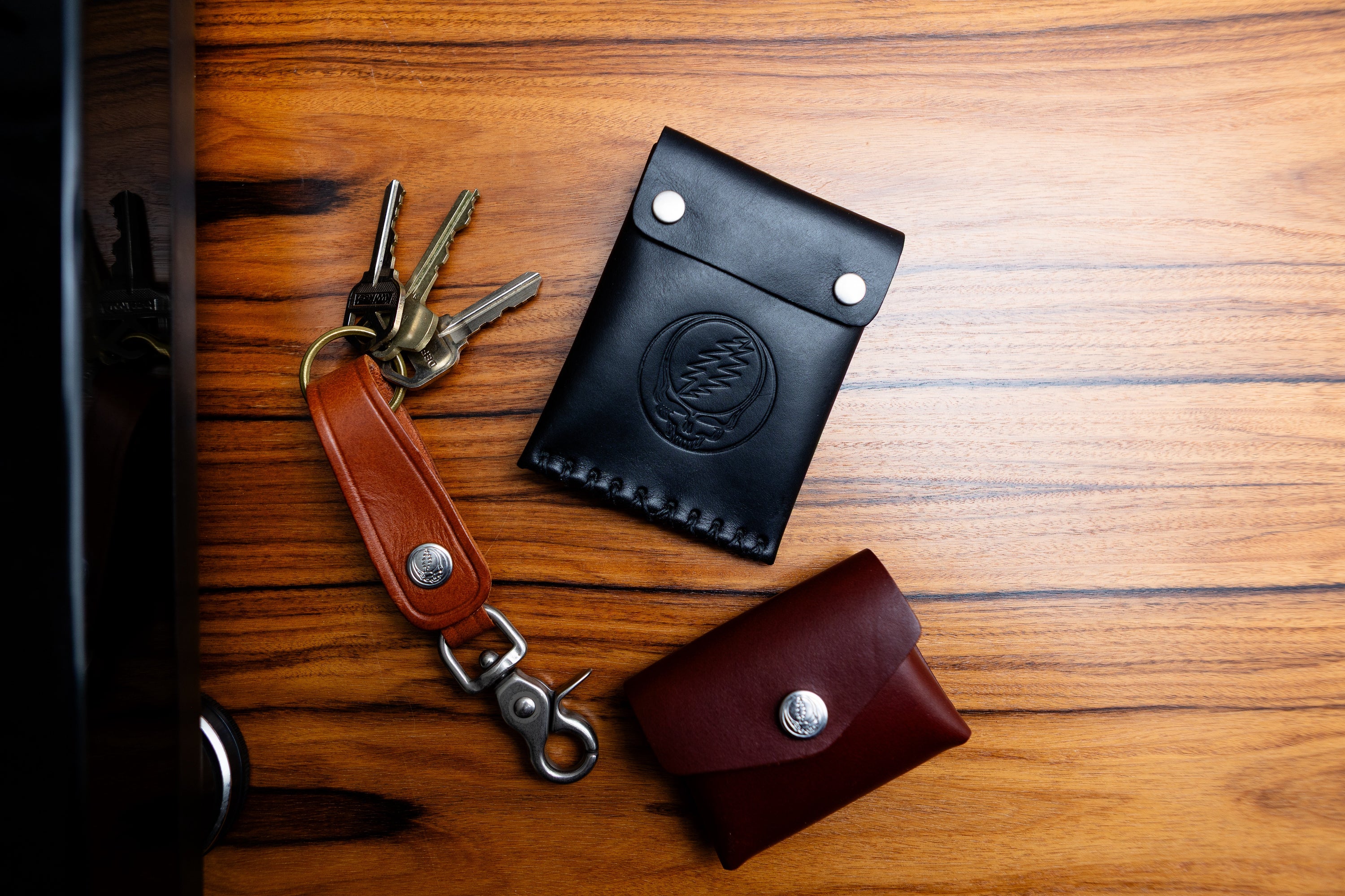 No. 092-GD Card Case with Snaps Stealie, Black